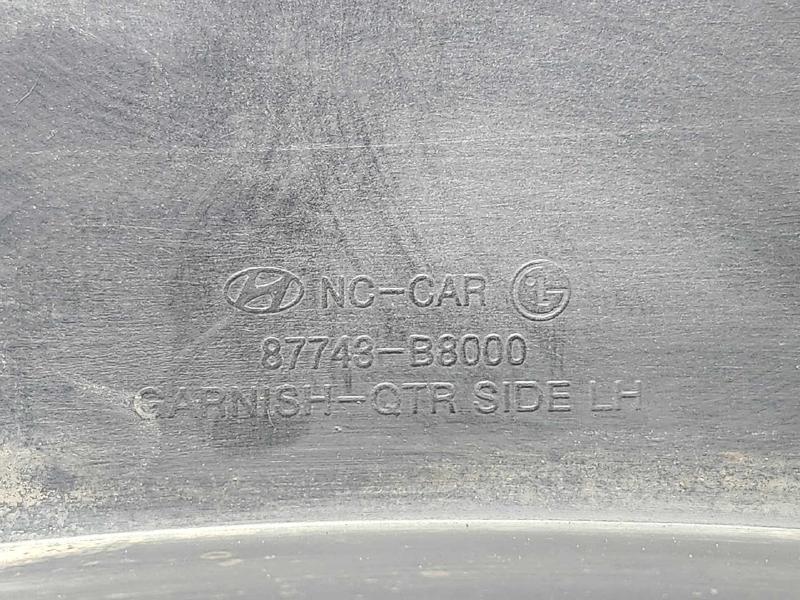 2013 Hyundai Santa Fe Wheel Opening Moulding