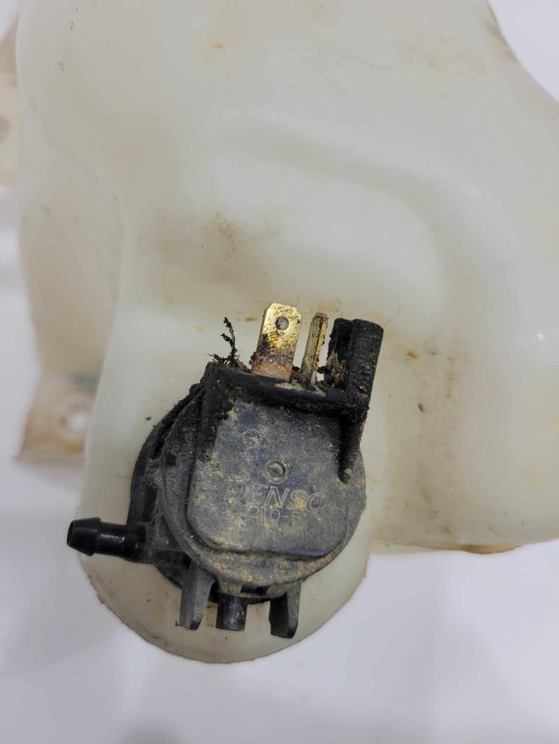 2006 - 2011 Honda Civic Sedan Windshield Washer Fluid Reservoir OEM 76841SNA003