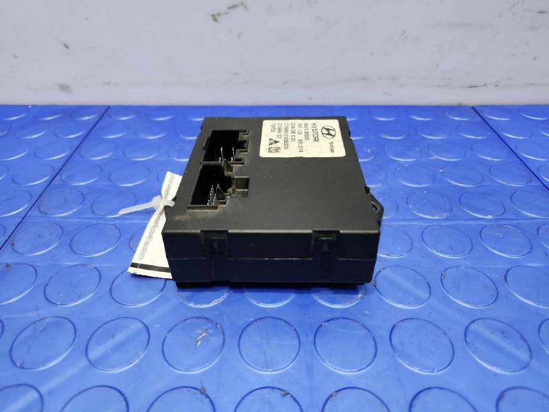 2013-2014 Hyundai Santa Fe 3.3L Power Liftgate Control Module OEM 95470B8000