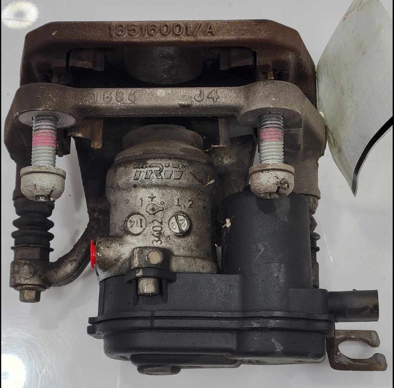 2015 Chrysler 200 Caliper