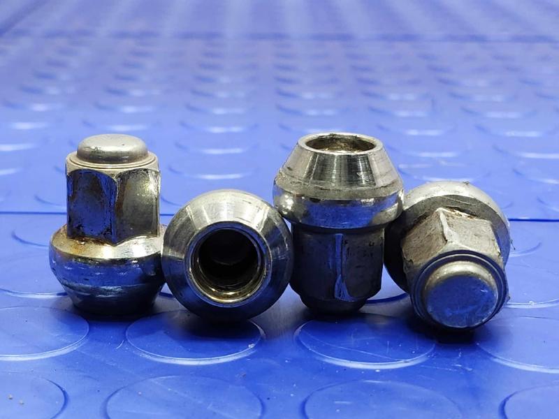 2019 Toyota Yaris Lug Nuts