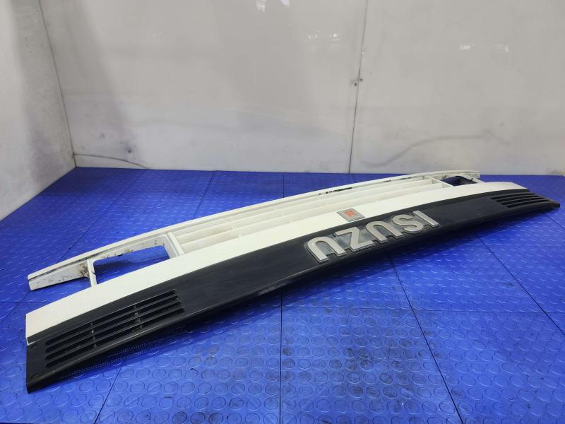 1988-1993 Isuzu NPR Front Grille Grill Assembly Gray OEM Cabover Truck Diesel
