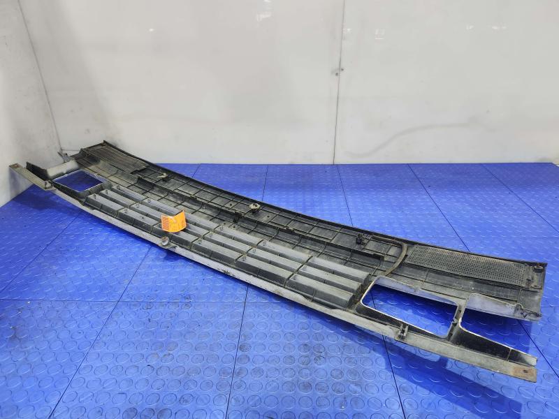 1988-1993 Isuzu NPR Front Grille Grill Assembly Gray OEM Cabover Truck Diesel