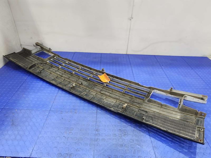 1988-1993 Isuzu NPR Front Grille Grill Assembly Gray OEM Cabover Truck Diesel