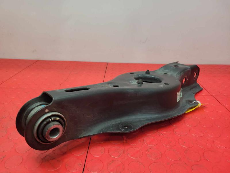 2020 Kia Stinger Lower Control Arm Rr