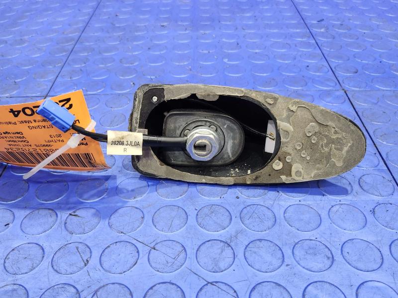 2013-2016 Nissan Pathfinder OEM Radio Antenna Assembly Gray K50 28208-3JL0A