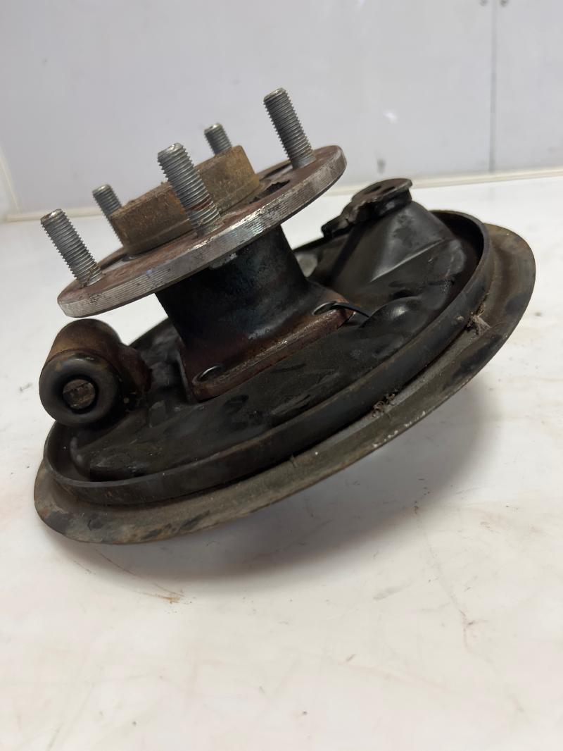 1996 Oldsmobile Ciera Hub