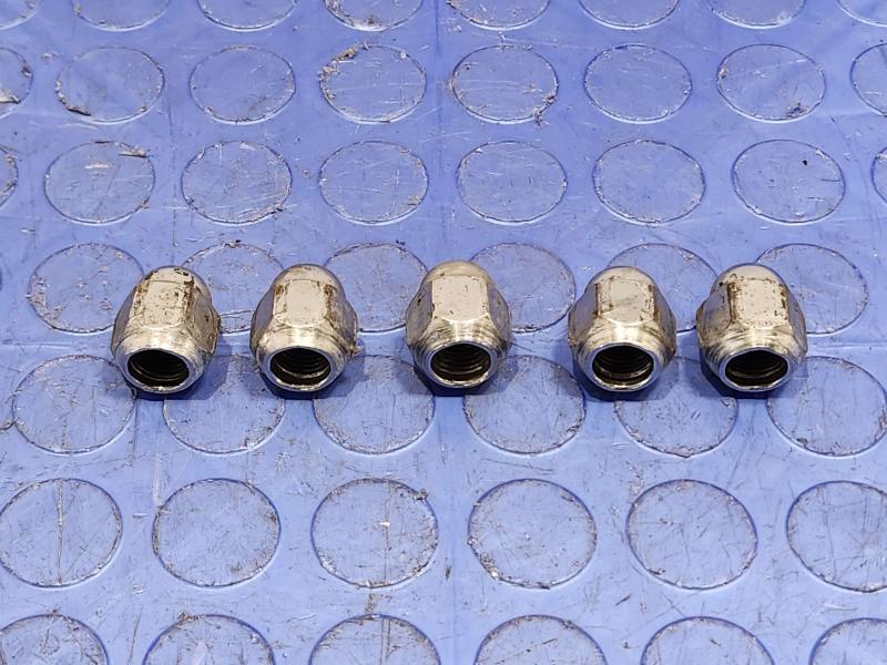 2013 Subaru Crosstrek Lug Nuts