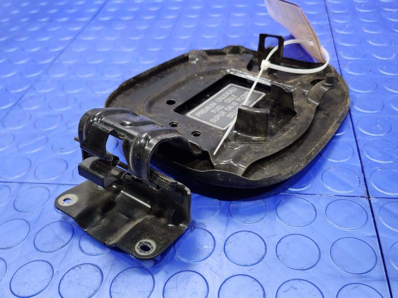 2013 Infiniti FX35 Fuel Tank Door