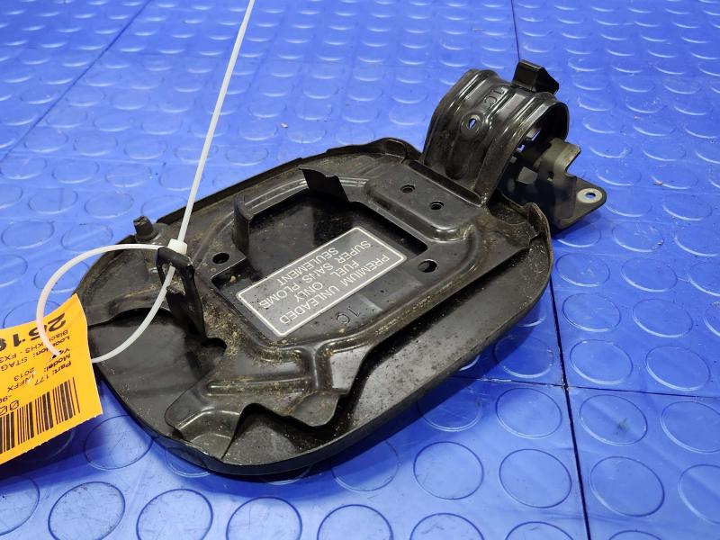 2013 Infiniti FX35 Fuel Tank Door