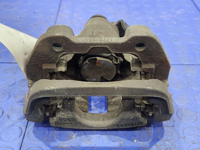 2014 Ford Explorer Caliper
