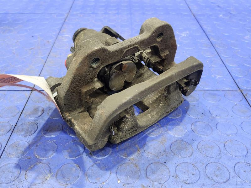 2014 Ford Explorer Caliper