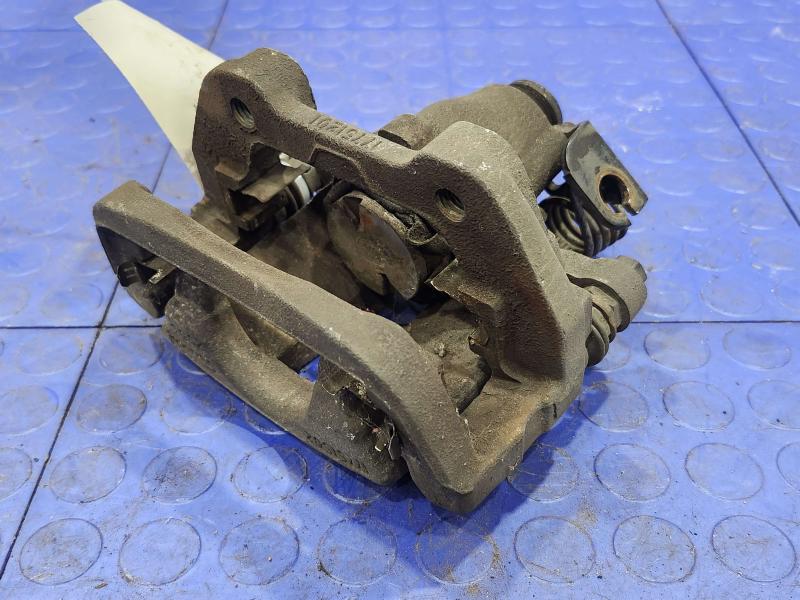 2014 Ford Explorer Caliper