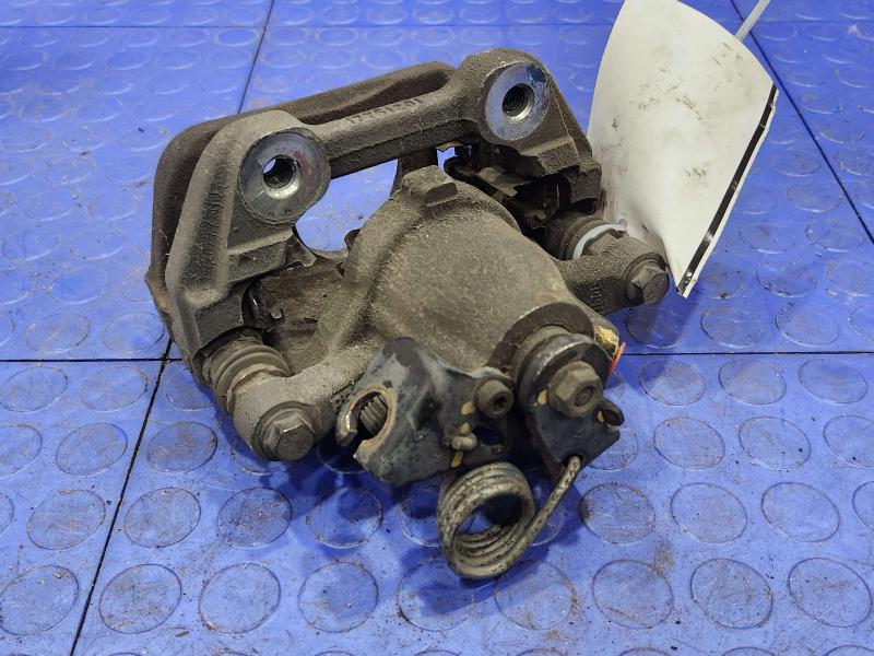 2014 Ford Explorer Caliper