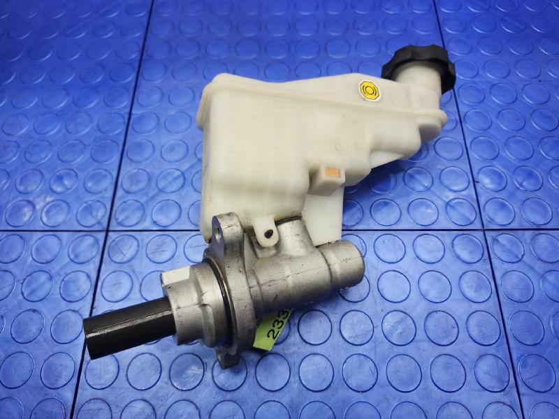 2014-2018 Kia Forte Brake Master Cylinder Assembly Genuine OEM 58510A7200