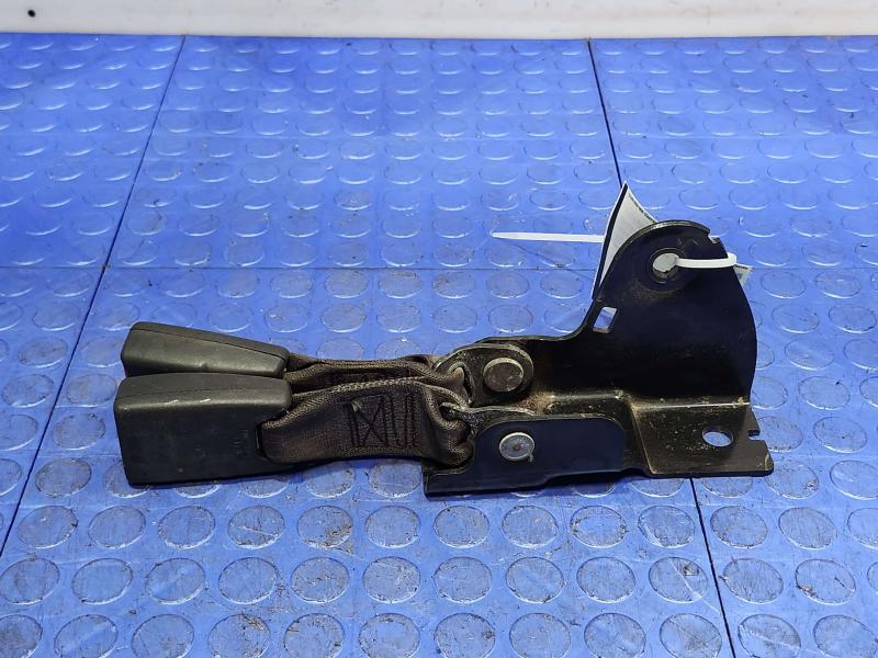 2007 Hummer H3 Rear Seat Belt