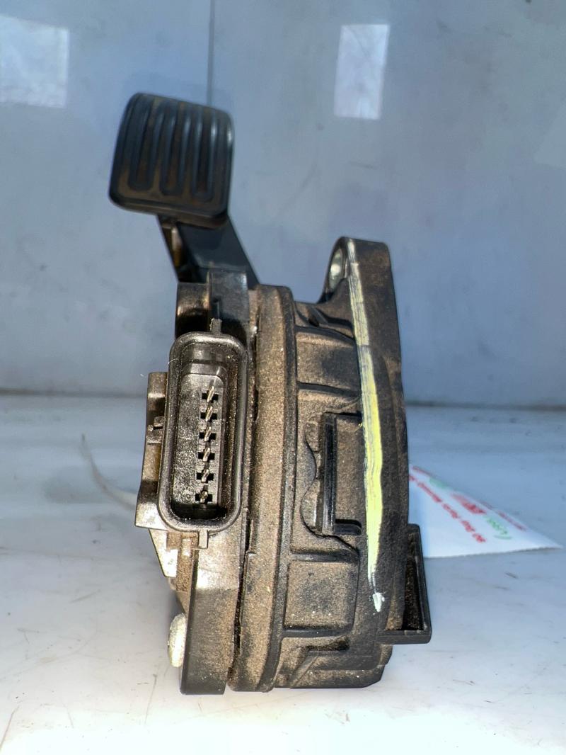 2013 - 2018 Nissan Altima Accelerator Pedal Assembly OEM 180023TA0B