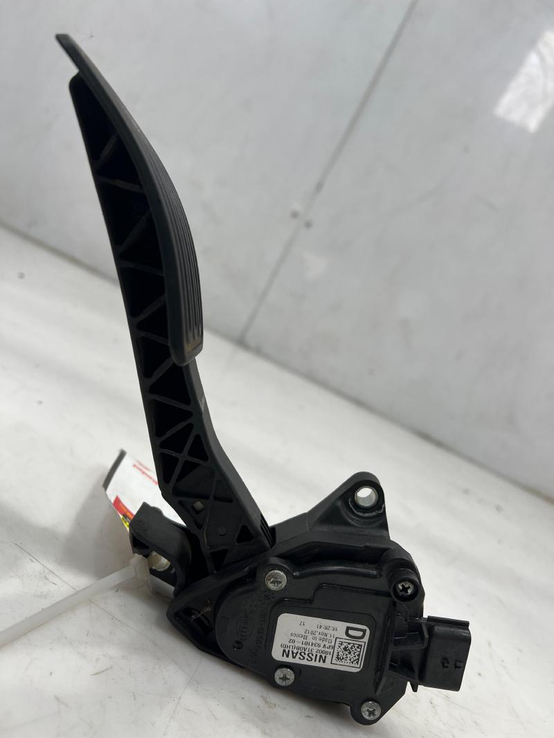2013 - 2018 Nissan Altima Accelerator Pedal Assembly OEM 180023TA0B