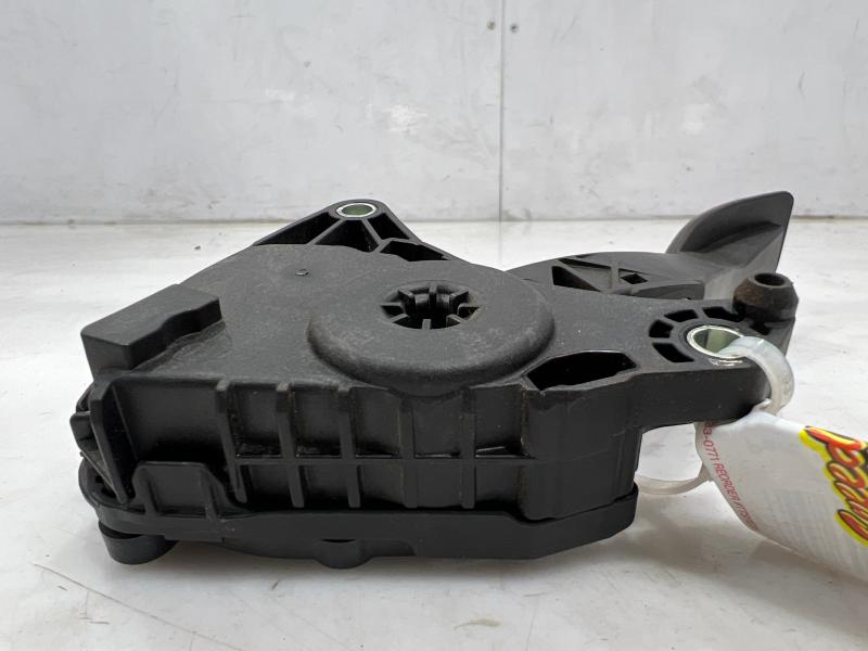 2013 - 2018 Nissan Altima Accelerator Pedal Assembly OEM 180023TA0B