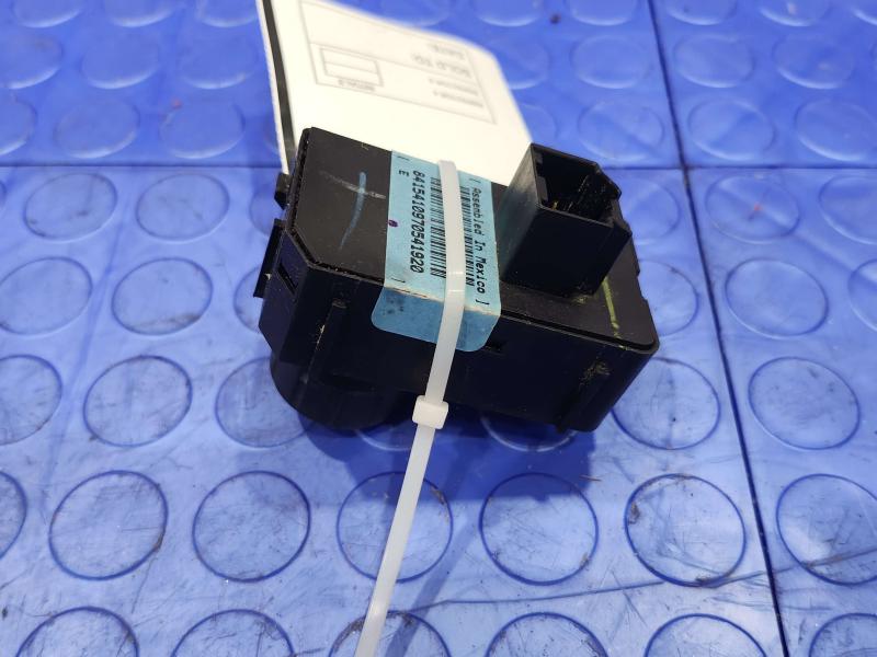 2017 Chevrolet Silverado 2500 Headlight Switch (Dash Mtd)