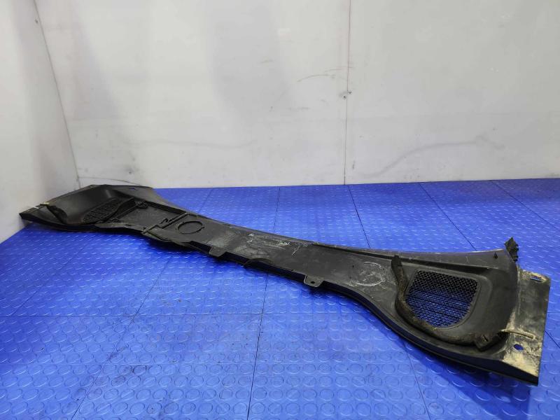 2010-2017 Volvo XC60 Cowl Panel Cover Grille Air Inlet Genuine OEM 31402670