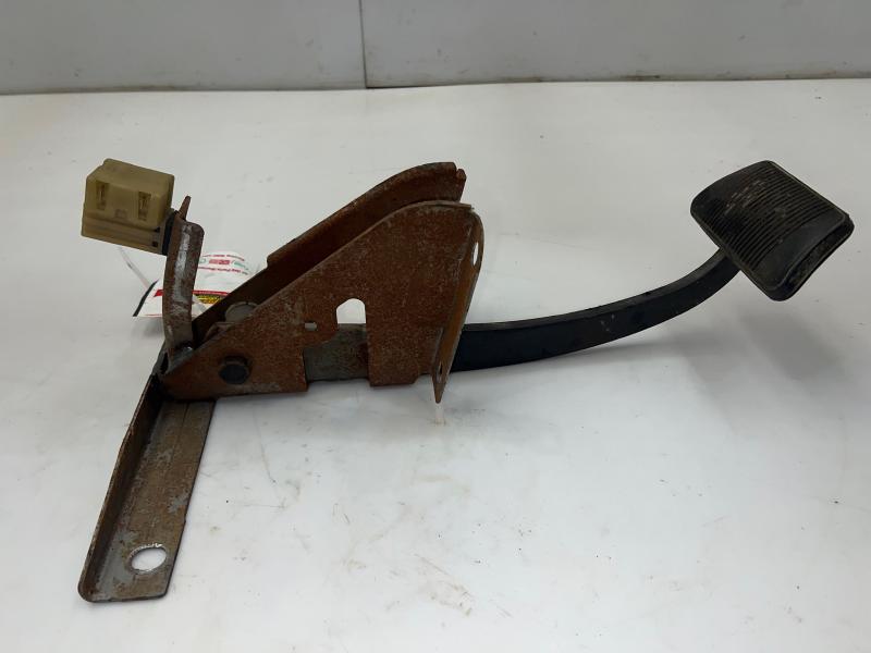 1998 1999 Jeep Cherokee Brake Pedal Assembly w/ Bracket OEM 52129061AE
