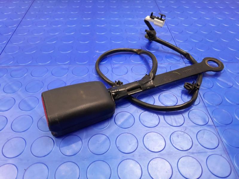 2021 Nissan Versa Front Seat Belt