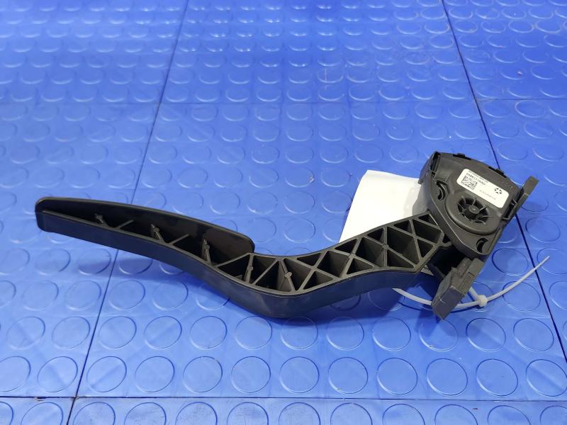 2014 Chrysler 300 Pedal Assembly