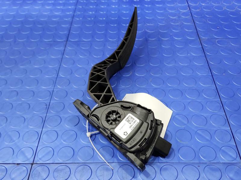 2014 Chrysler 300 Pedal Assembly