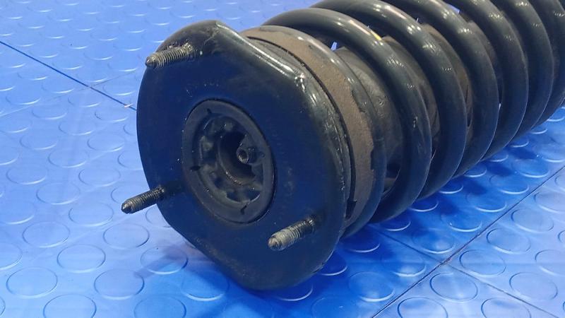 2012 Mercedes R-Class Strut Assembly