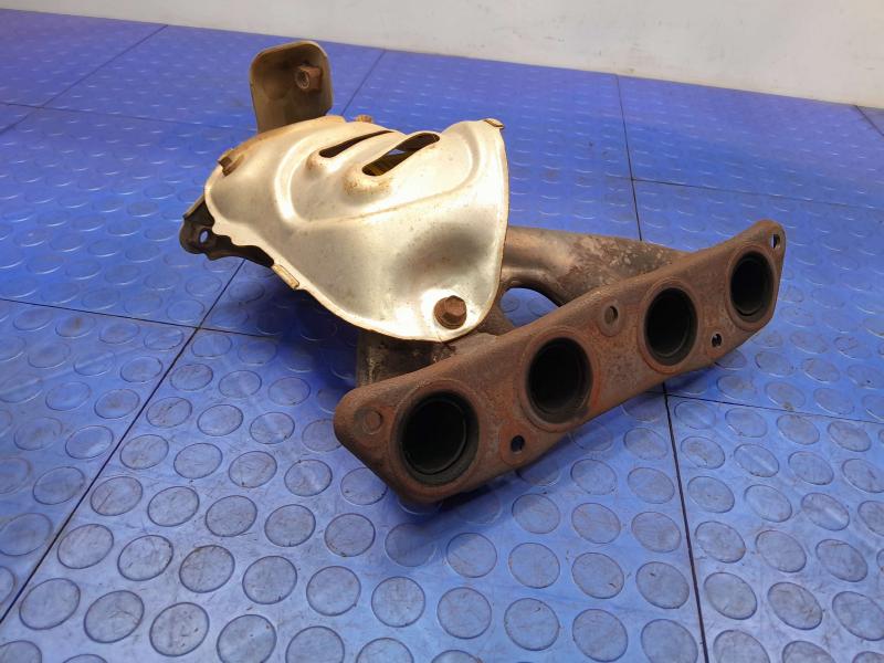 2014 Toyota Corolla Exhaust Manifold
