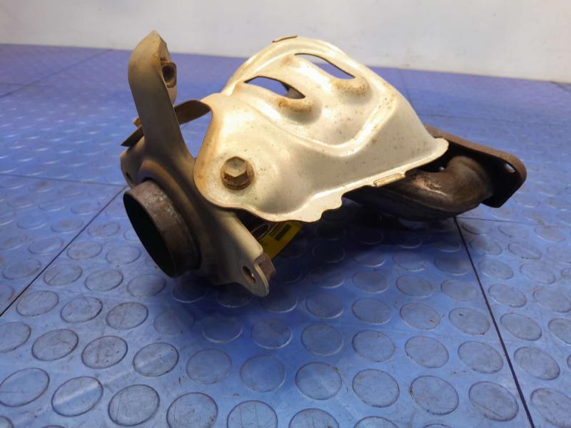 2014 Toyota Corolla Exhaust Manifold