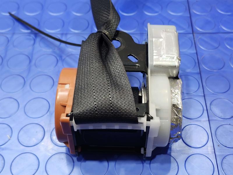2011 Infiniti QX56 Rear Seat Belt
