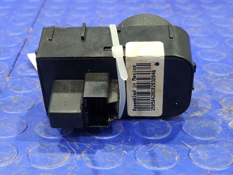 2010 Chevrolet Tahoe Headlight Switch (Dash Mtd)