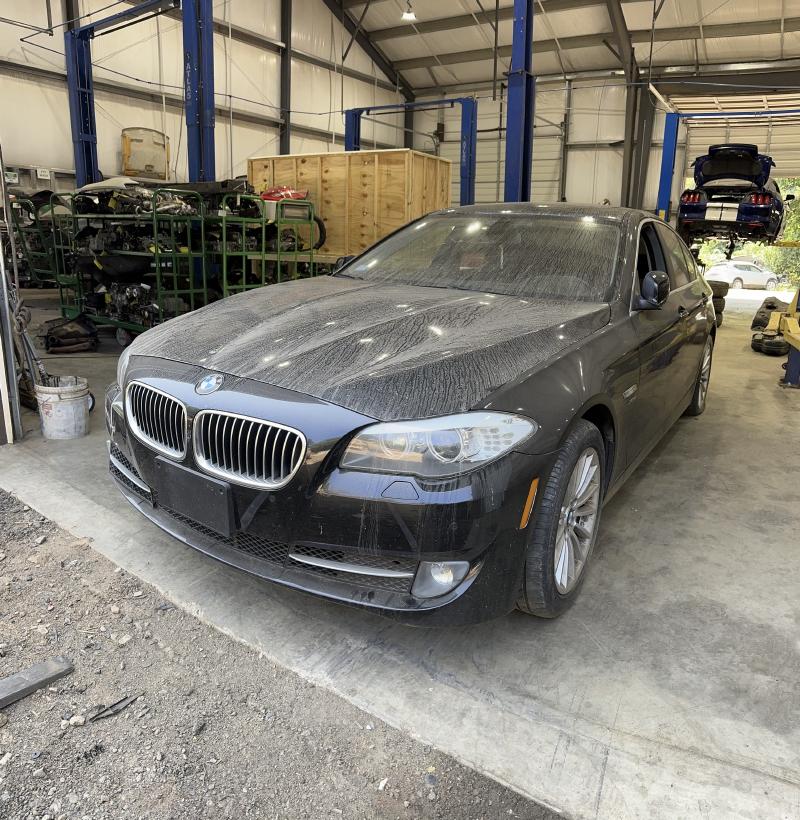 2011 BMW 535i Center Pillar