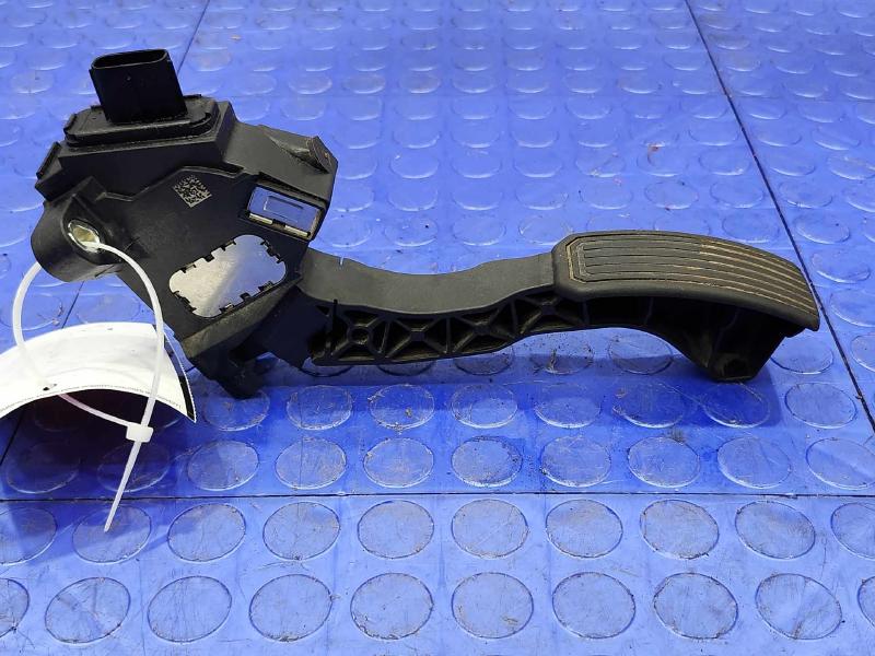 2010 Toyota RAV4 Pedal Assembly