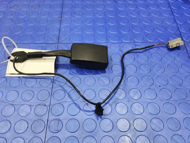 2014 MINI Cooper Countryman Front Seat Belt