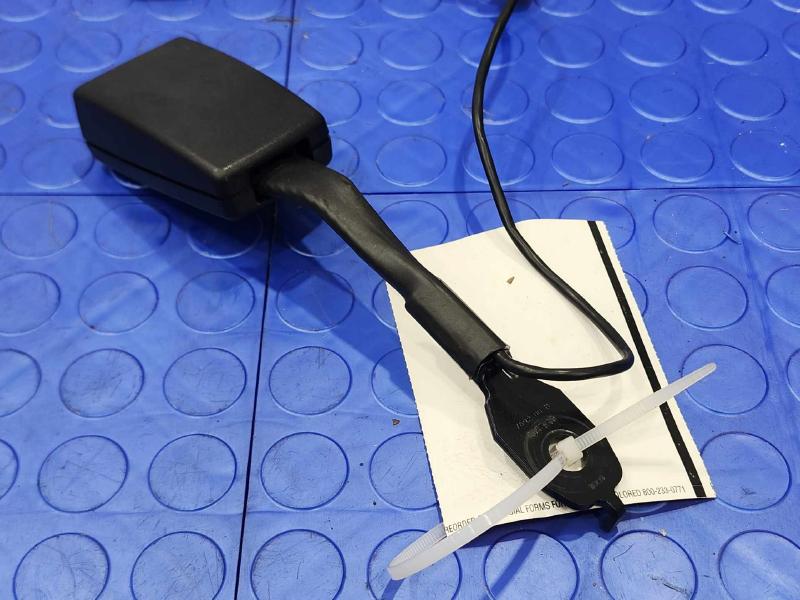 2014 MINI Cooper Countryman Front Seat Belt