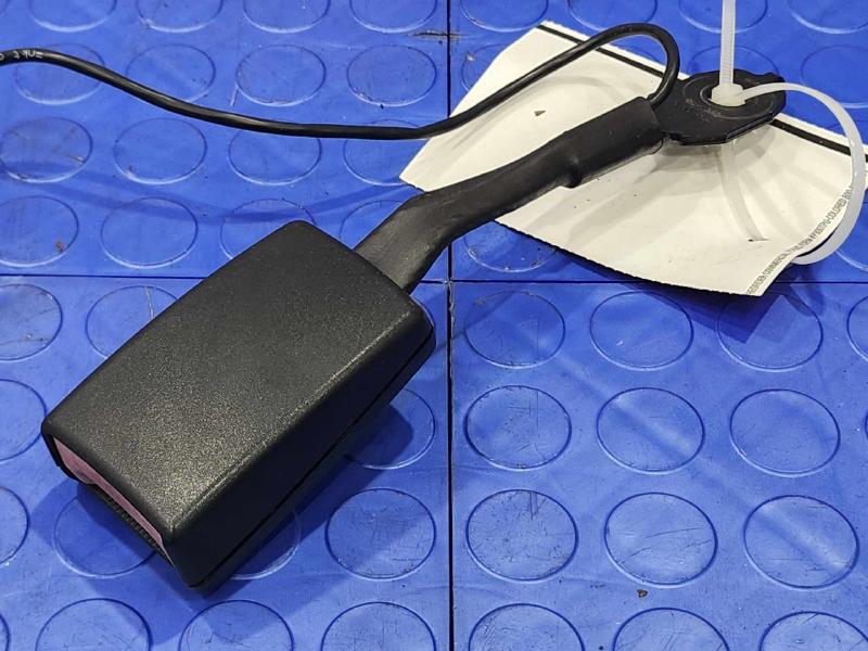2014 MINI Cooper Countryman Front Seat Belt