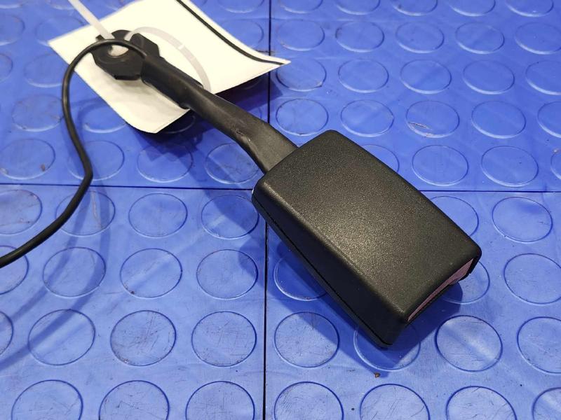 2014 MINI Cooper Countryman Front Seat Belt