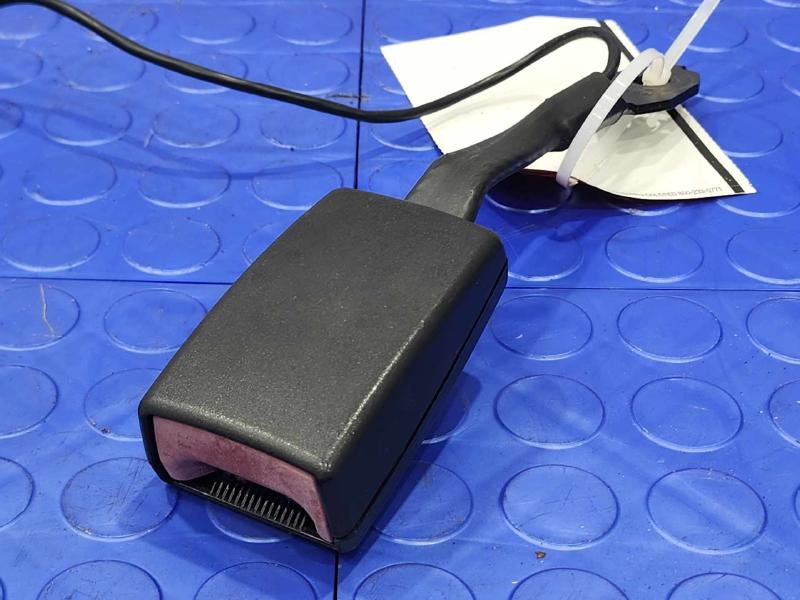 2014 MINI Cooper Countryman Front Seat Belt