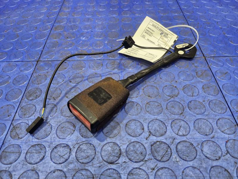 2020 Volkswagen Passat Front Seat Belt