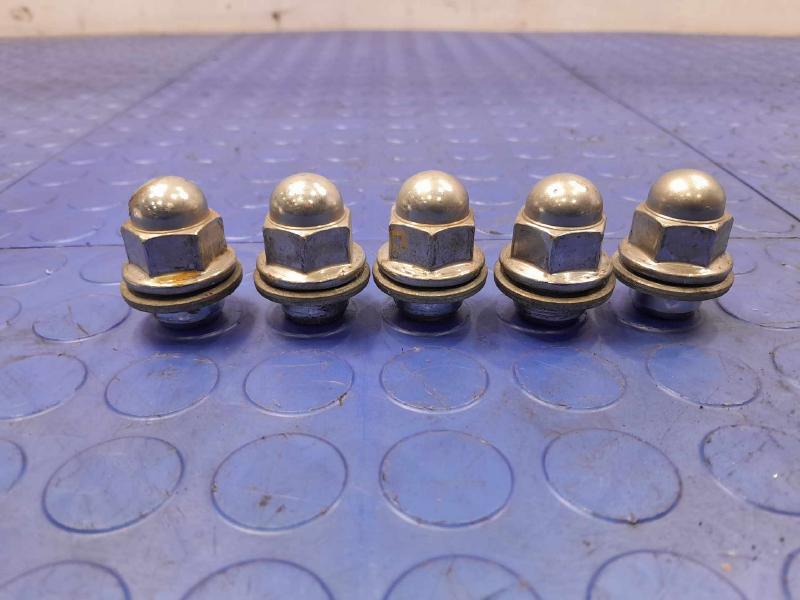 2020 Mitsubishi Outlander Sport Lug Nuts