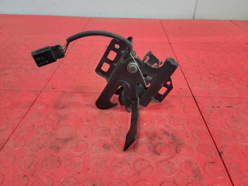 2013 GMC Yukon Hood Latch