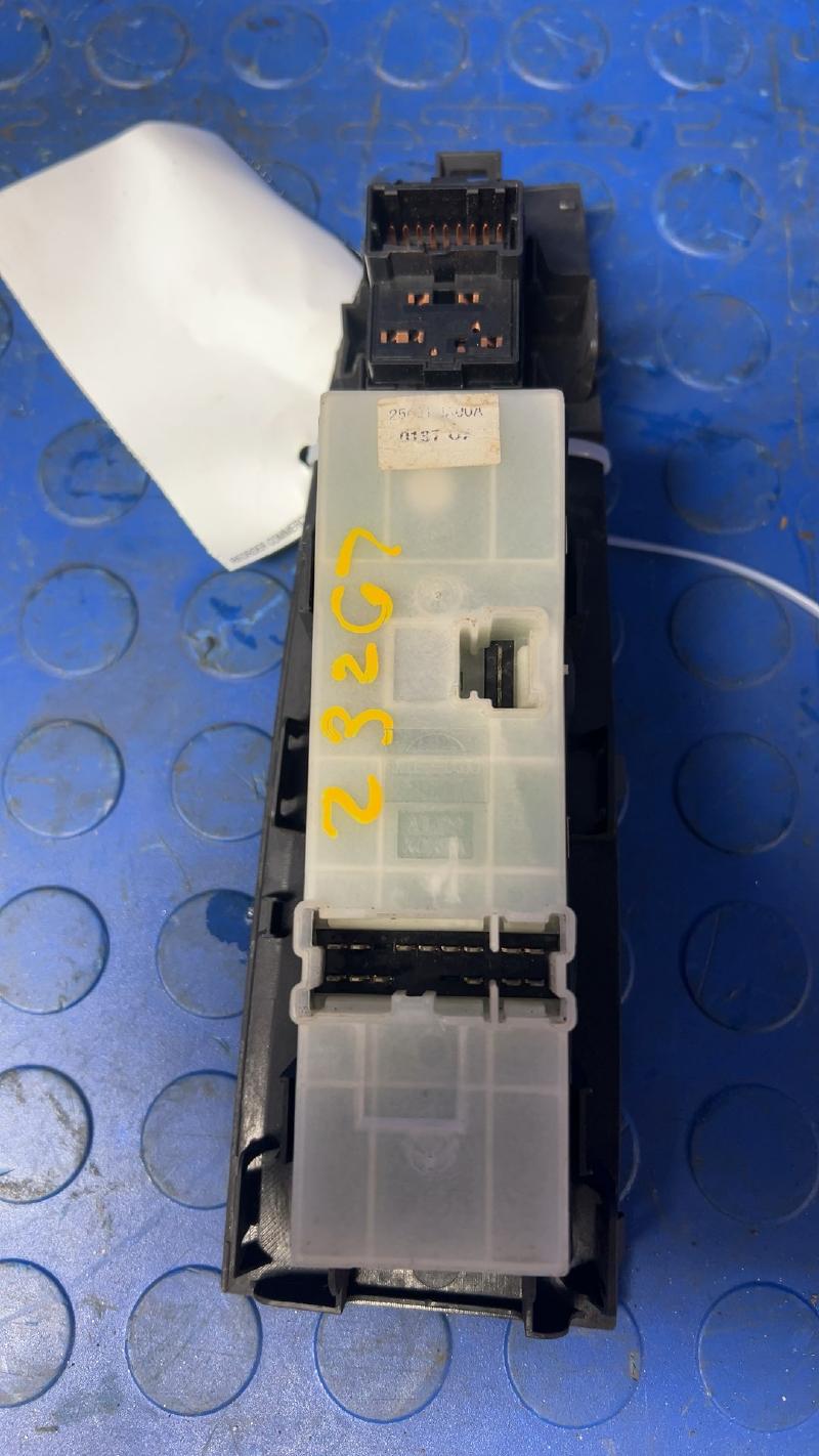 2007 Nissan Altima Door Switch Front