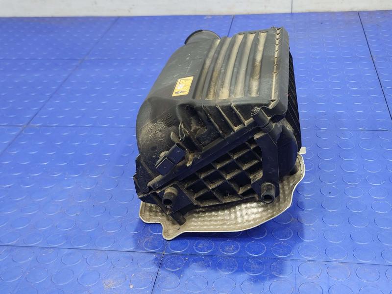 2017 Mercedes C-Class Air Cleaner