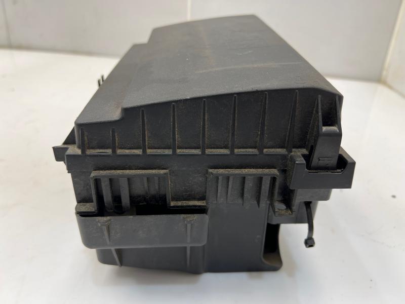2012 Chevrolet Volt Engine Fuse Box