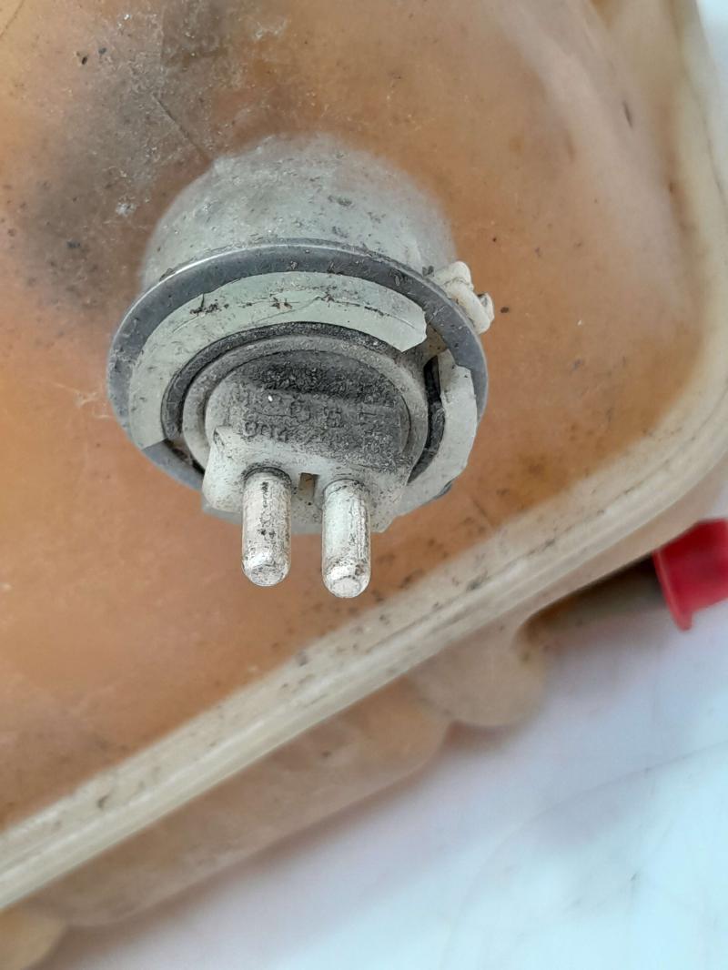 1990 Mercedes 420SEL Coolant Recovery Bottle