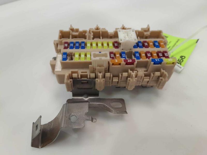 2015 Nissan Pathfinder Cabin Fuse Box