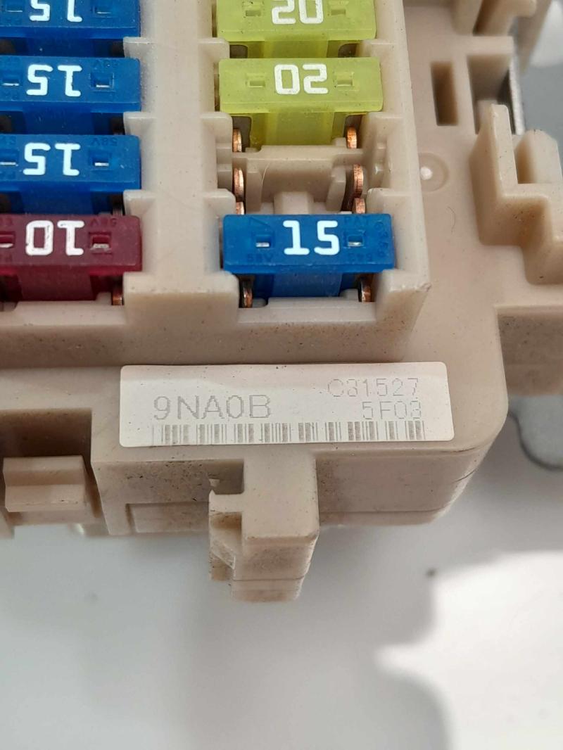 2015 Nissan Pathfinder Cabin Fuse Box